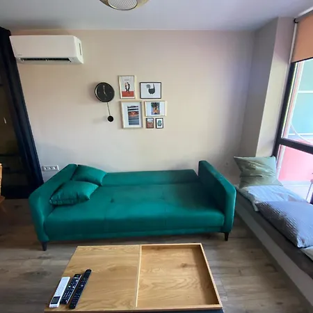 Lovely 1 Bedroom In The Heart Of *